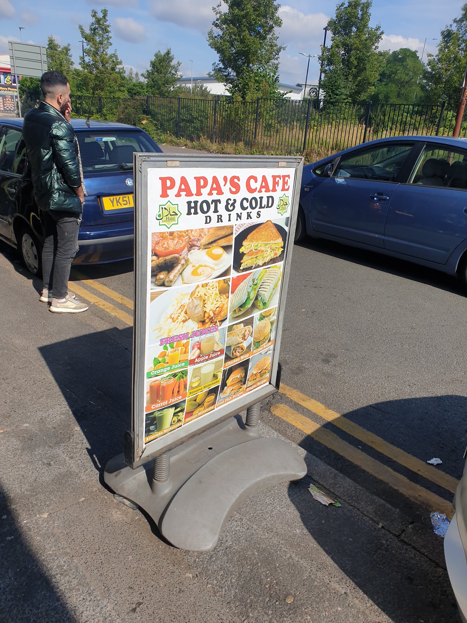 Papas Cafe, photograph 10.