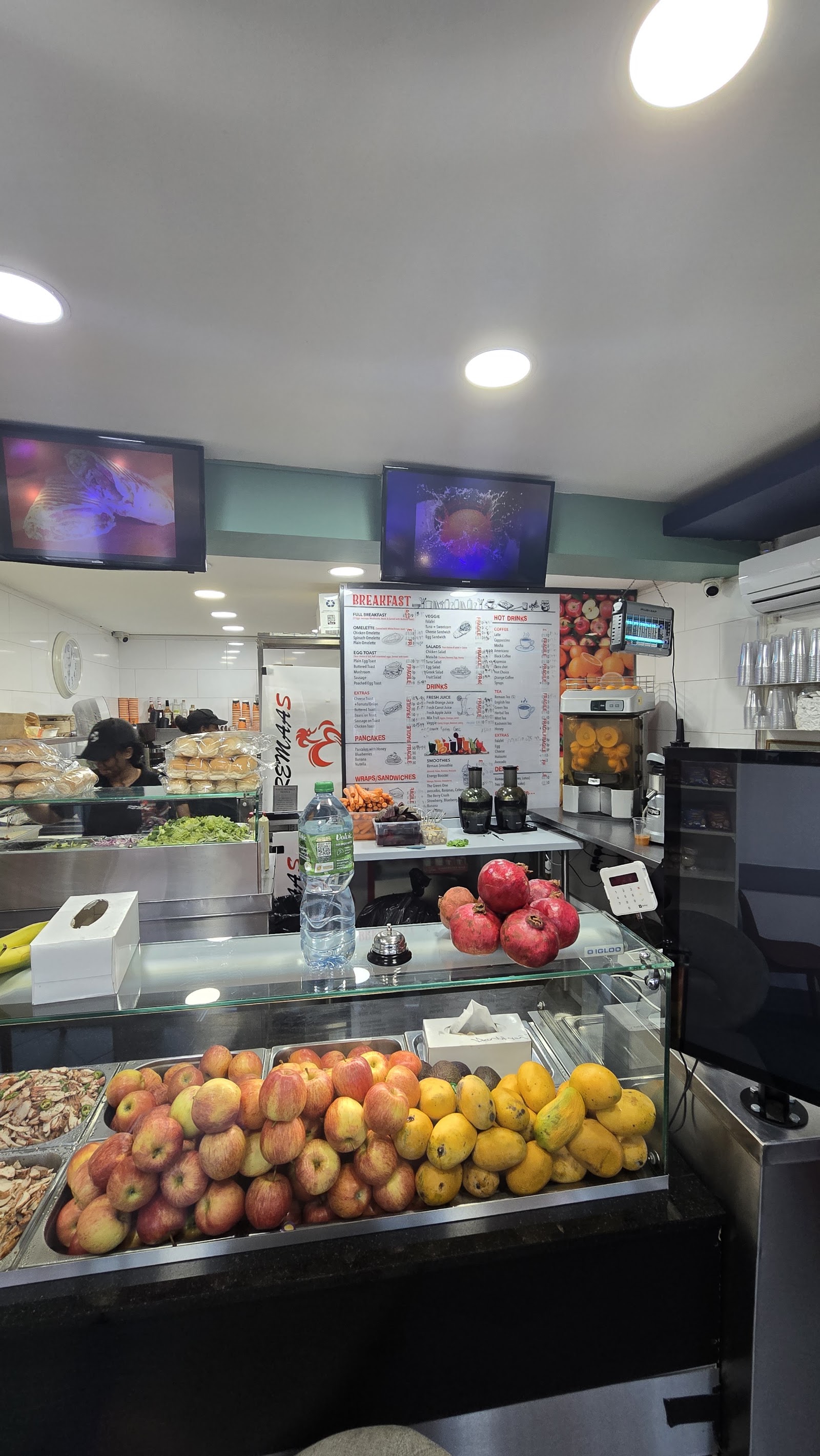 Remaas Cafe, photograph 6.